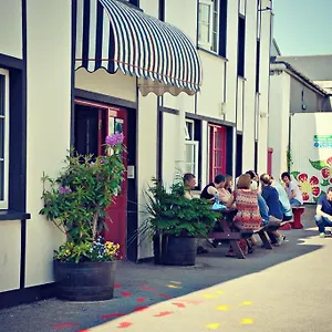 neptunes-hostel.hotel-killarney.com/
